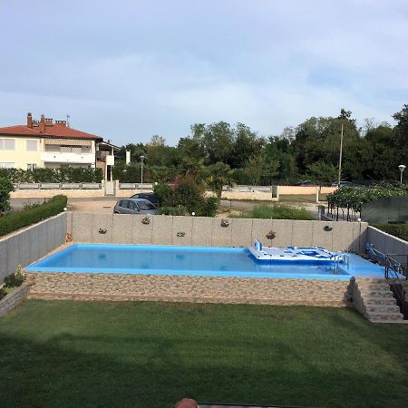 Pension Nina Umag Buitenkant foto