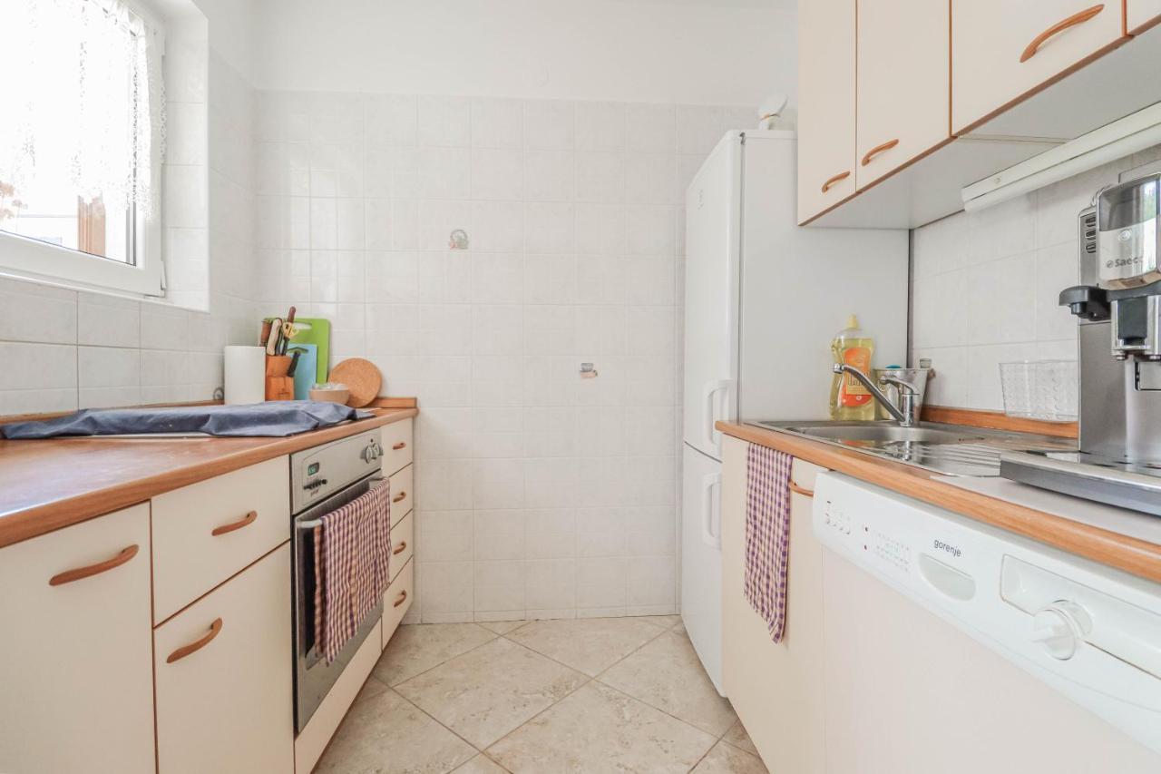 Pension Nina Umag Buitenkant foto