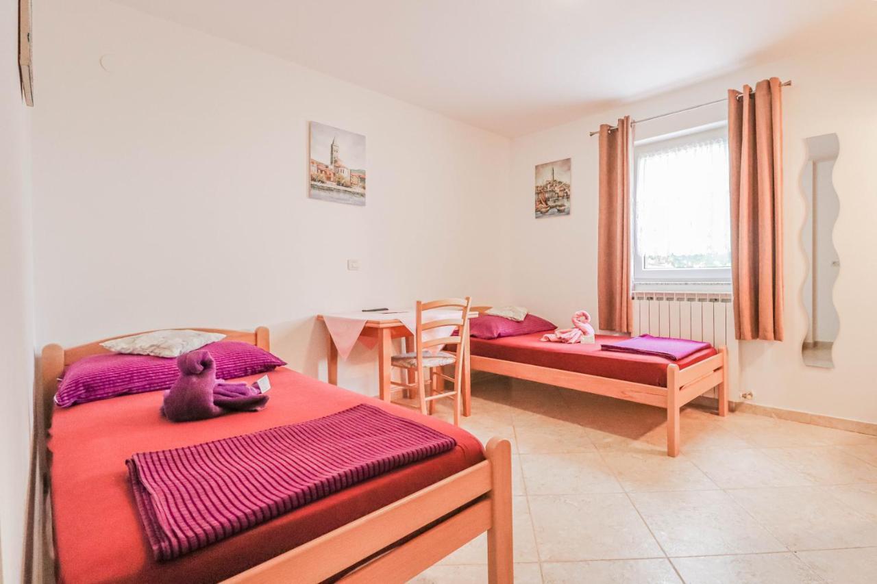 Pension Nina Umag Buitenkant foto