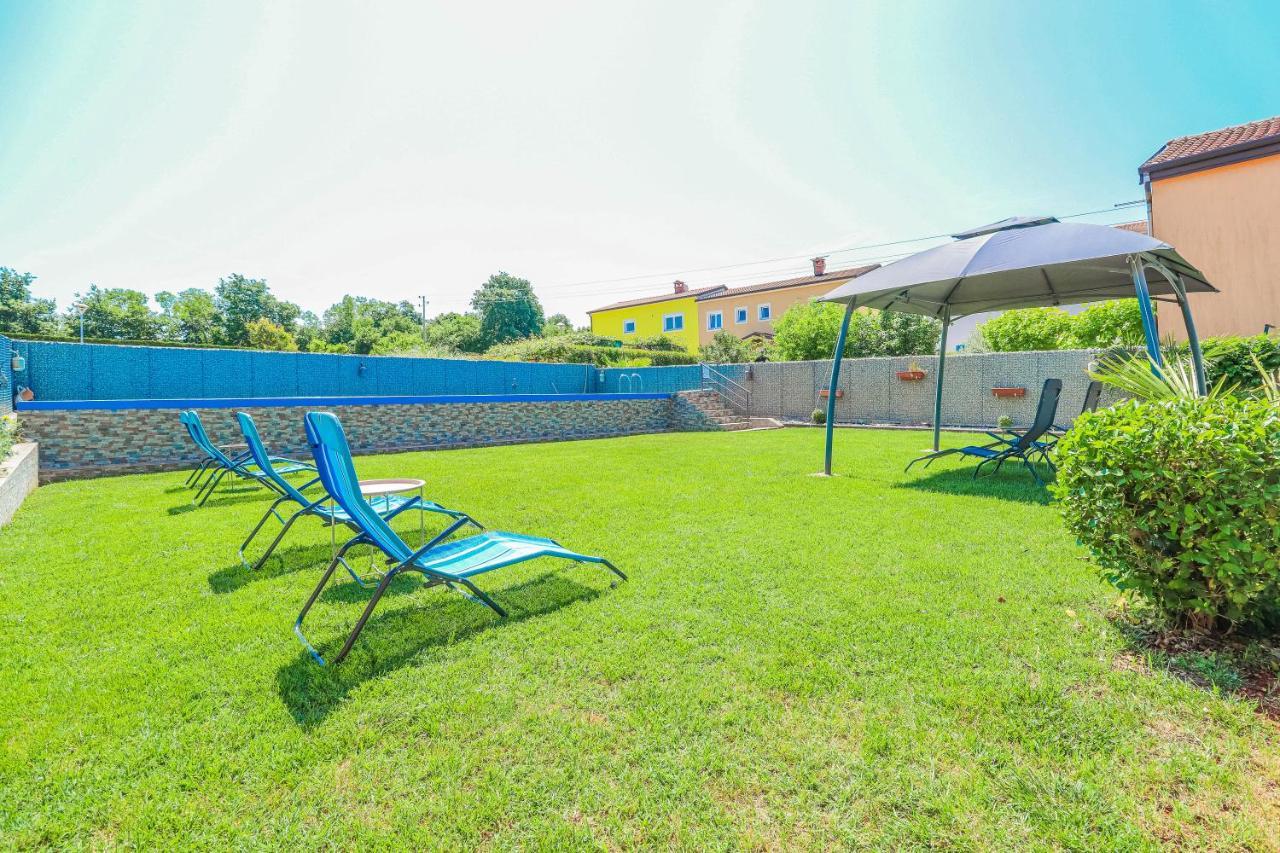 Pension Nina Umag Buitenkant foto