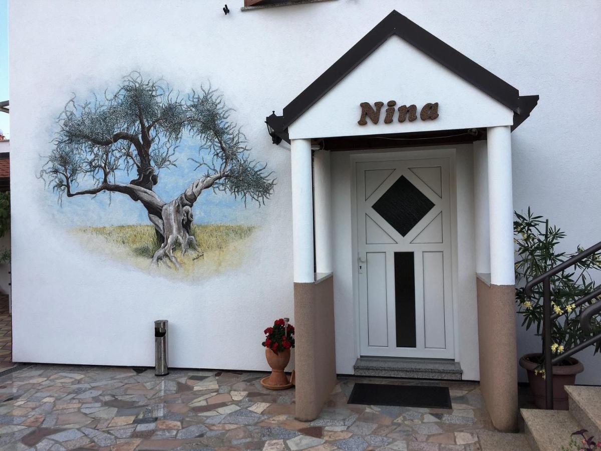 Pension Nina Umag Buitenkant foto