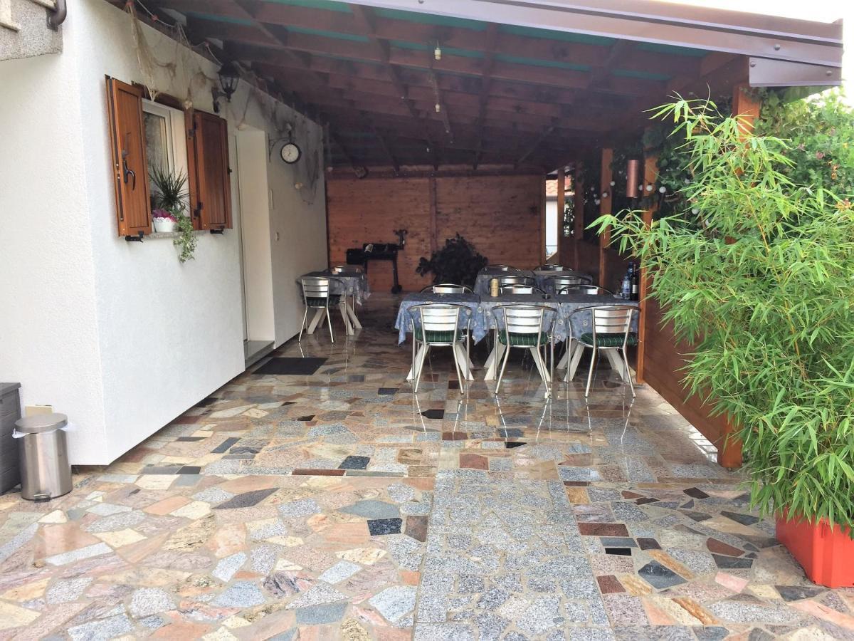 Pension Nina Umag Buitenkant foto