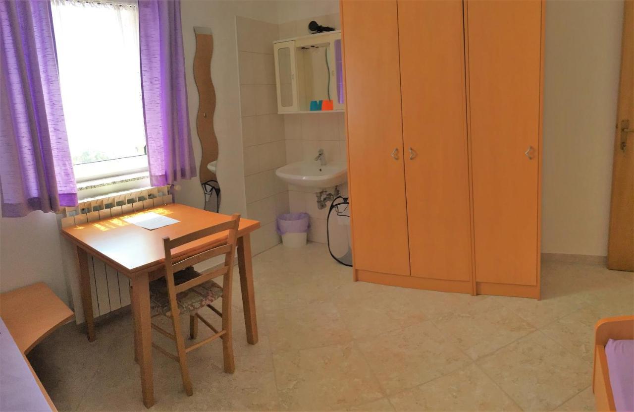 Pension Nina Umag Buitenkant foto