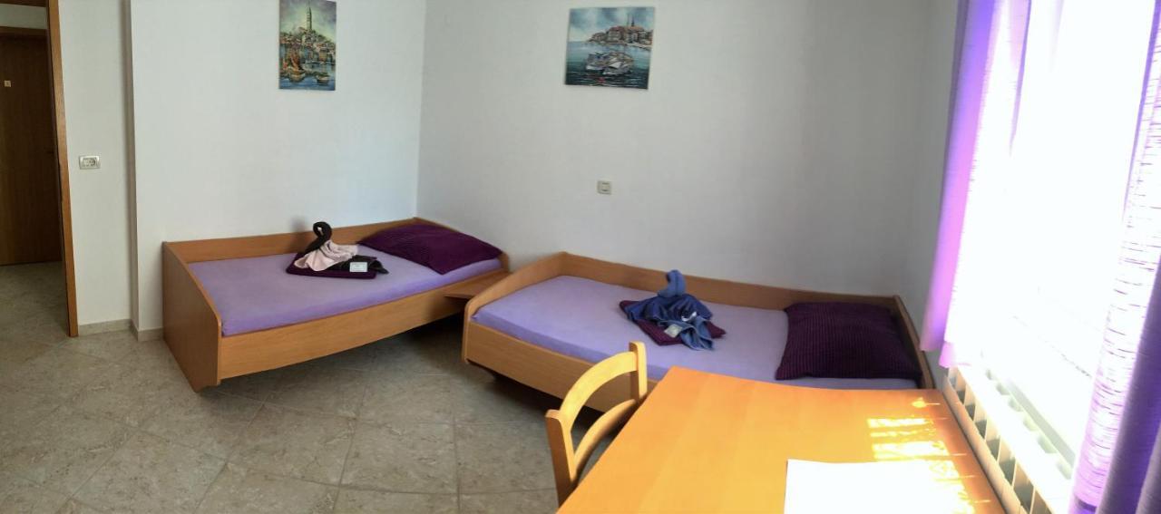 Pension Nina Umag Buitenkant foto