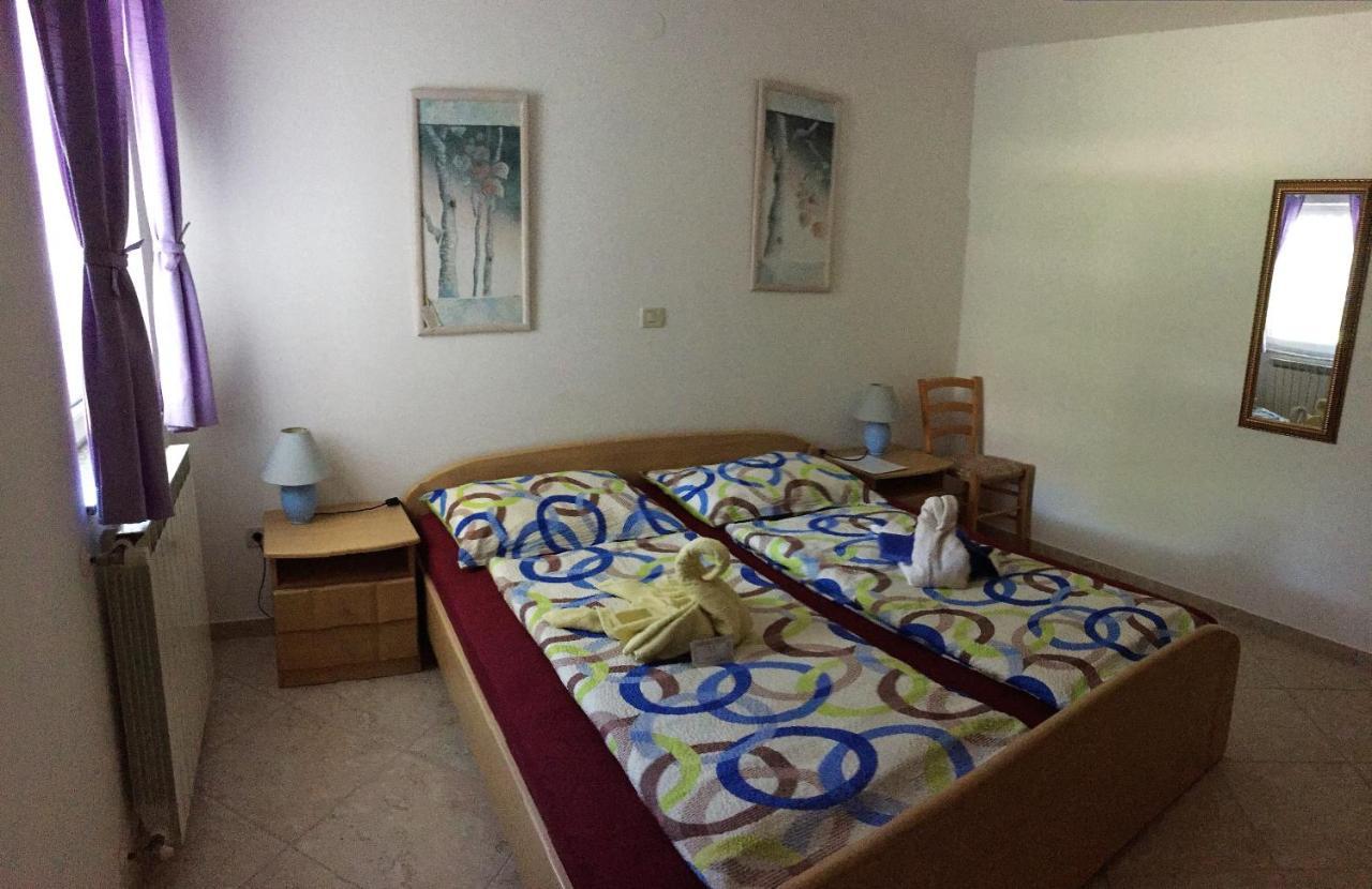 Pension Nina Umag Buitenkant foto