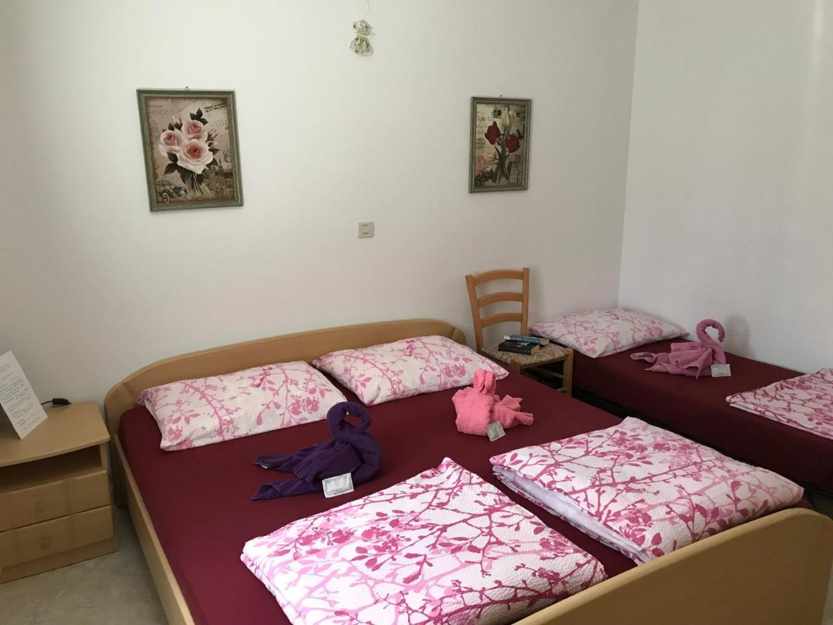 Pension Nina Umag Buitenkant foto