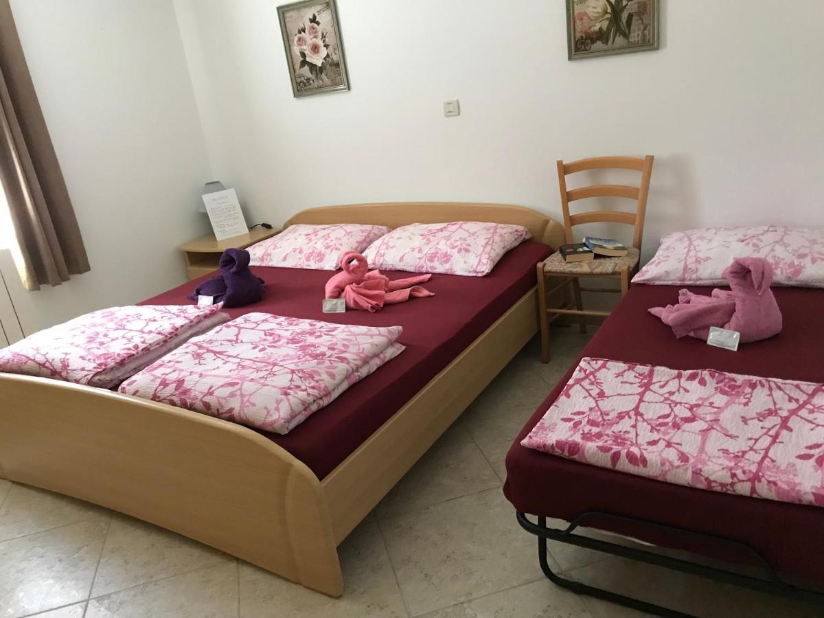 Pension Nina Umag Buitenkant foto